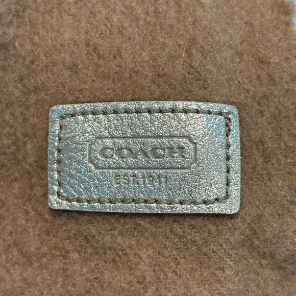 Coach Cashmere and wool scarf in new condition!! - Picture 2 of 6